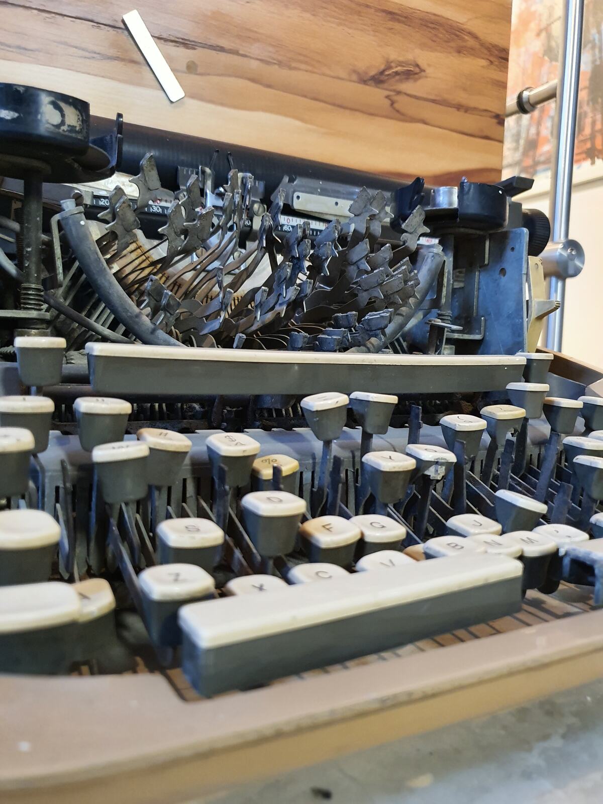 Detalle de máquina de escribir antigua